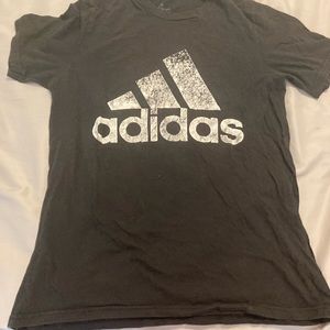 I am selling a adidas shirt cash app me $KLW101306